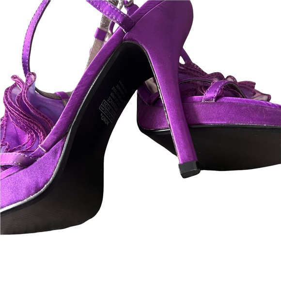 XOXO: Romance Shoe - Picture 6 of 9